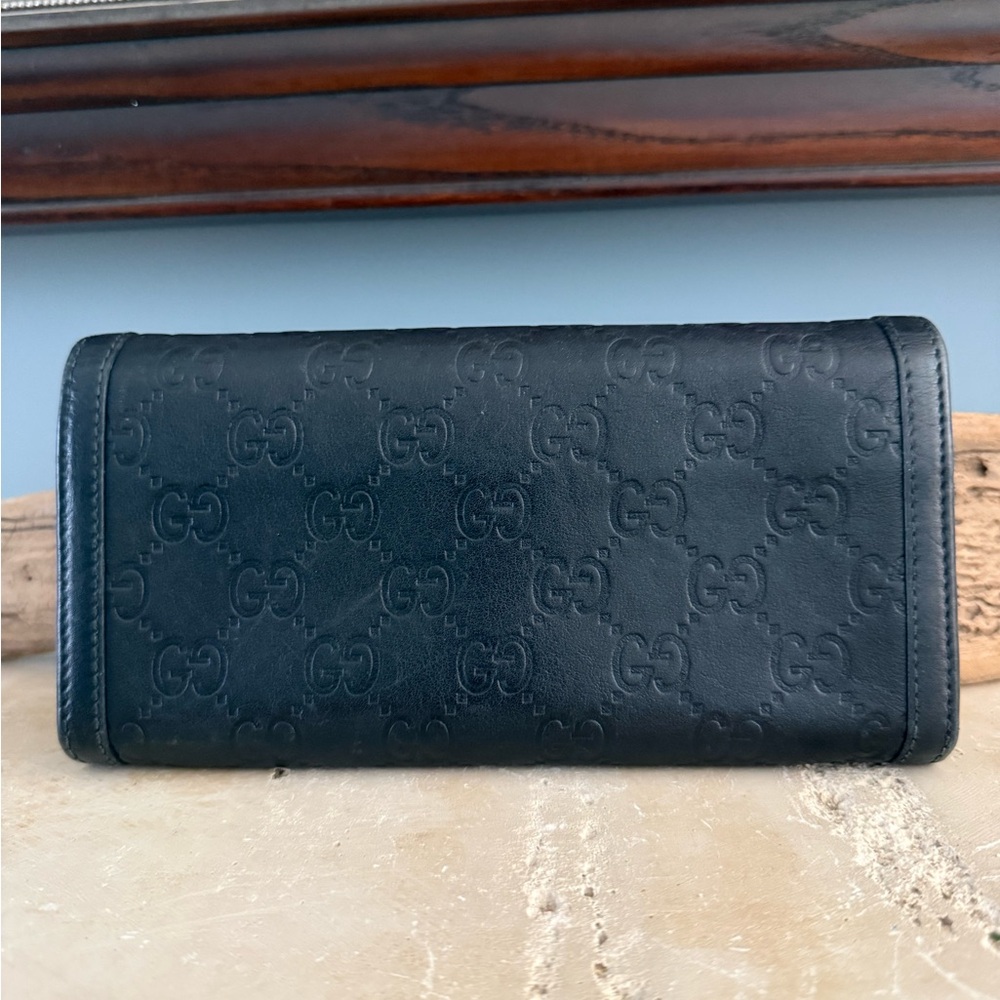 Gucci Black Embossed Leather Wallet with Gold GG Logo - Picture 3 of 9
